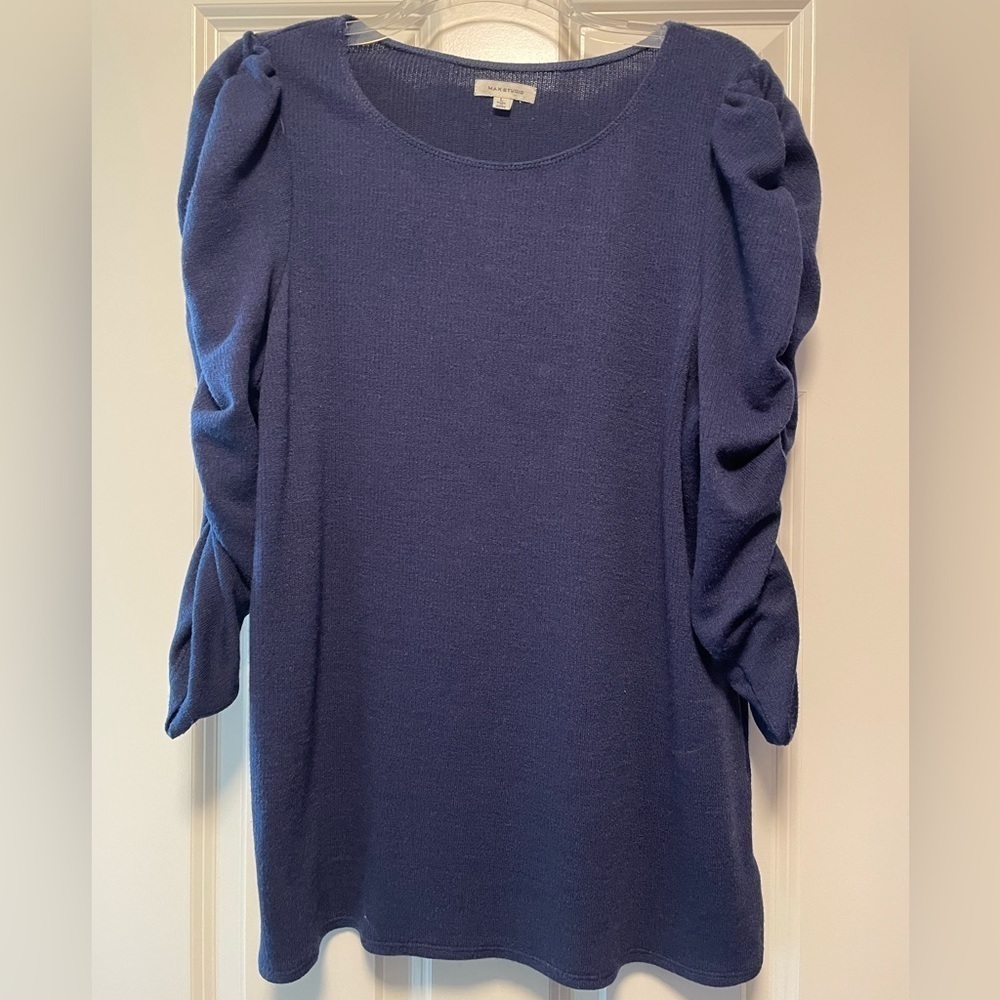 MAX Studio Blue Top - Picture 2 of 9